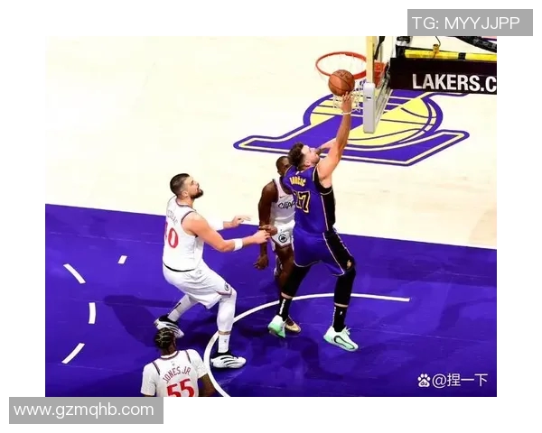 2016年到2017年勇士与湖人经典对决回顾及赛季精彩瞬间分析